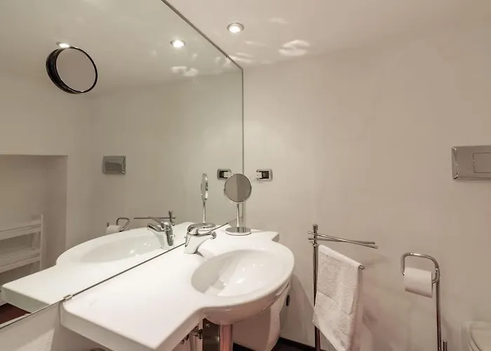 Open Space With Air Conditioning And Patio Privato Apartamento