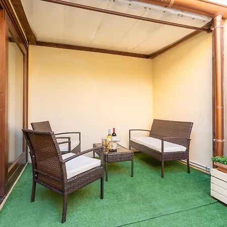Open Space With Air Conditioning And Patio Privato דירה אלגהרו
